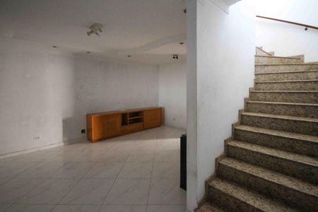 Casa para alugar com 3 quartos, 120m² em Jardim Santa Teresinha, São Paulo