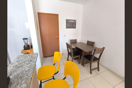 Sala de apartamento para alugar com 2 quartos, 50m² em Dona Zulmira, Uberlândia
