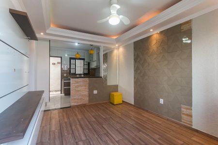 Sala de casa de condomínio para alugar com 2 quartos, 64m² em Jardim Layr, Mogi das Cruzes