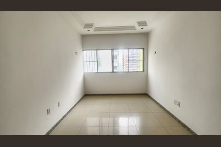 Sala de apartamento para alugar com 2 quartos, 95m² em Vitória, Salvador