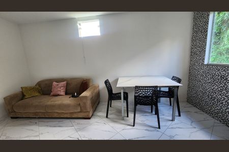 Sala de apartamento para alugar com 1 quarto, 45m² em Brotas, Salvador