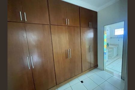 Casa para alugar com 4 quartos, 467m² em Tabajaras, Uberlândia