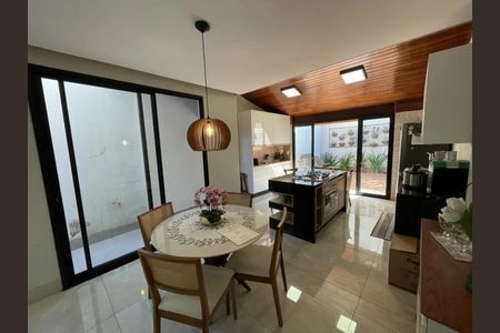 Cozinha de casa para alugar com 3 quartos, 199m² em Martins, Uberlândia