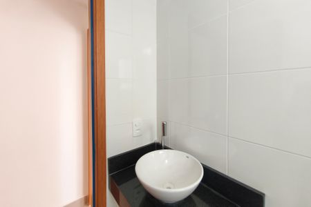 Banheiro de apartamento para alugar com 2 quartos, 50m² em Parque da Figueira, Campinas