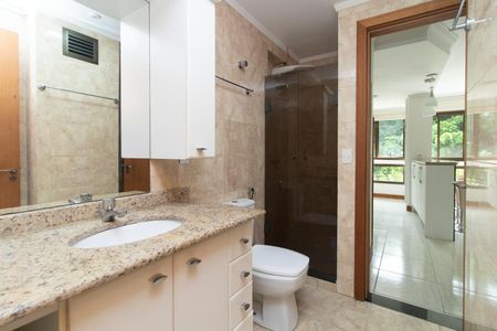 Banheiro de apartamento para alugar com 1 quarto, 60m² em Centro Histórico, Porto Alegre