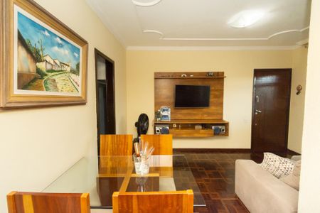 Sala de apartamento para alugar com 2 quartos, 70m² em Novo Eldorado, Contagem