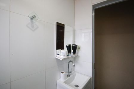 Banheiro 1 de casa para alugar com 2 quartos, 100m² em Vila Medeiros, São Paulo