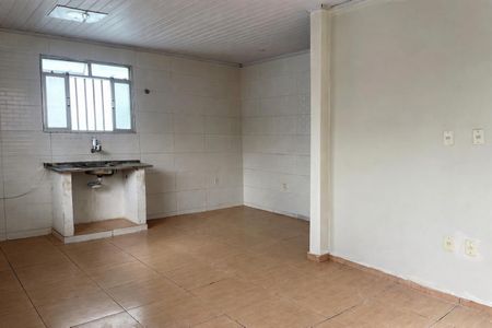 Sala de kitnet/studio para alugar com 1 quarto, 32m² em Senador Vasconcelos, Rio de Janeiro