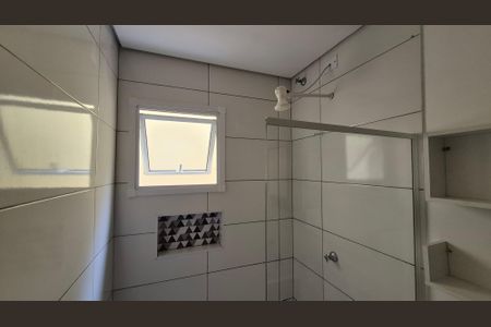 Banheiro de kitnet/studio para alugar com 1 quarto, 29m² em Bangú, Santo André