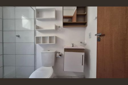 Banheiro de kitnet/studio para alugar com 1 quarto, 29m² em Bangú, Santo André