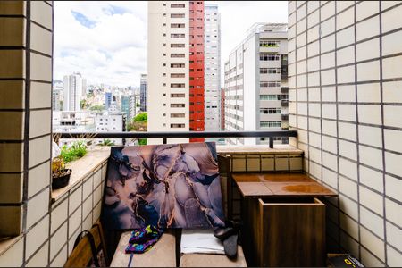 Varanda de kitnet/studio à venda com 1 quarto, 50m² em Lourdes, Belo Horizonte