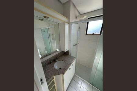Banheiro de apartamento para alugar com 1 quarto, 54m² em Mont’Serrat, Porto Alegre