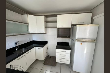 Cozinha de apartamento para alugar com 1 quarto, 54m² em Mont’Serrat, Porto Alegre