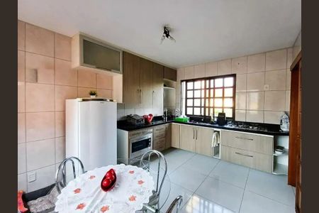 Cozinha de casa para alugar com 3 quartos, 220m² em Cavalhada, Porto Alegre