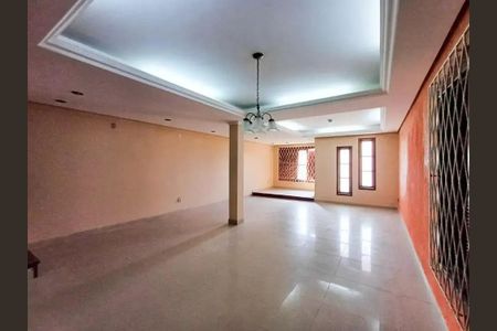 Sala de casa para alugar com 3 quartos, 220m² em Cavalhada, Porto Alegre