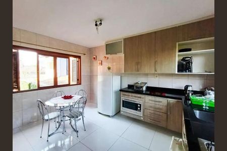 Cozinha de casa para alugar com 3 quartos, 220m² em Cavalhada, Porto Alegre