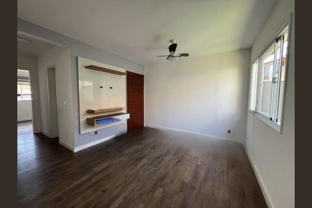 Sala de casa de condomínio para alugar com 2 quartos, 60m² em Olaria, Canoas