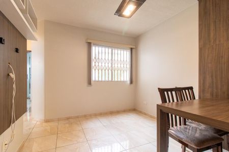 Sala de apartamento para alugar com 2 quartos, 53m² em Capão Raso, Curitiba