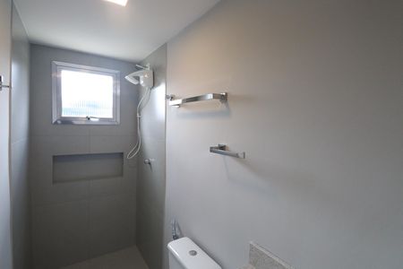 Banheiro de apartamento à venda com 2 quartos, 50m² em Vila Gustavo, São Paulo