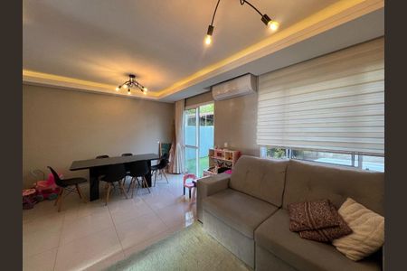 Sala de casa de condomínio à venda com 3 quartos, 170m² em Marechal Rondon, Canoas