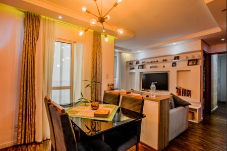 Sala de apartamento para alugar com 2 quartos, 68m² em Parque Jaçatuba, Santo André