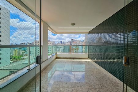 Apartamento para alugar com 3 quartos, 116m² em Carmo, Belo Horizonte