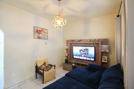 Sala de casa à venda com 3 quartos, 80m² em Santa Terezinha, Belo Horizonte
