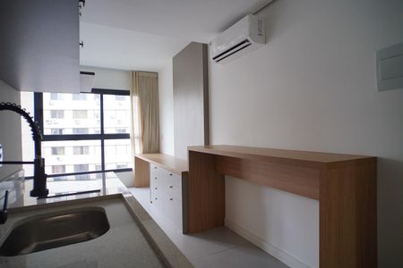 Cozinha de kitnet/studio à venda com 1 quarto, 24m² em Independência, Porto Alegre
