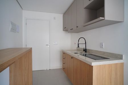Cozinha de kitnet/studio à venda com 1 quarto, 24m² em Independência, Porto Alegre