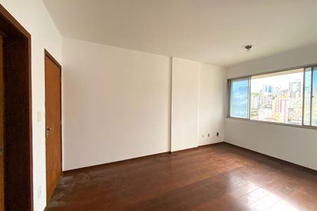 Sala de apartamento para alugar com 3 quartos, 80m² em Santo Antônio, Belo Horizonte
