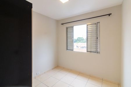 Quarto 2 de apartamento para alugar com 3 quartos, 56m² em Jardim Rizzo, São Paulo