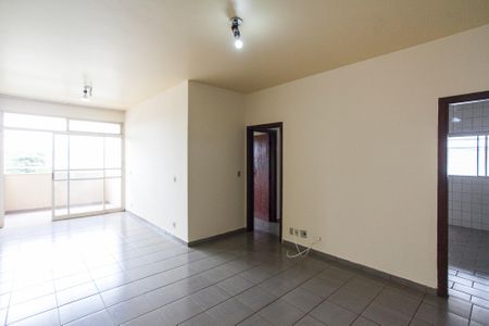 Apartamento para alugar com 3 quartos, 110m² em Martins, Uberlândia