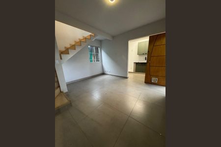 Sala de casa para alugar com 2 quartos, 100m² em Castelo, Belo Horizonte