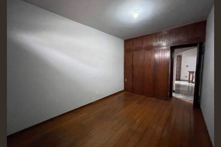 Casa para alugar com 8 quartos, 219m² em Centro, Contagem
