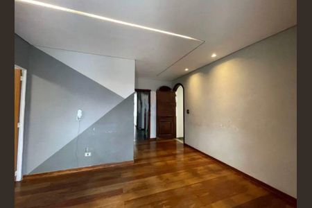 Casa para alugar com 8 quartos, 219m² em Centro, Contagem