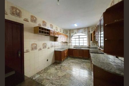 Casa para alugar com 8 quartos, 219m² em Centro, Contagem