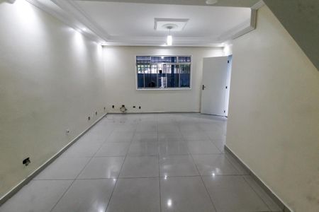 Sala de casa para alugar com 2 quartos, 190m² em Parque Maraba, Taboão da Serra