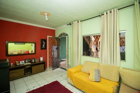 Sala de casa à venda com 5 quartos, 930m² em Vila Panama, Contagem