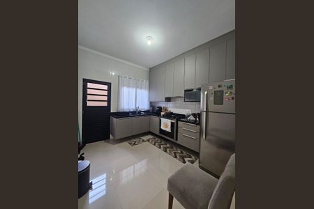 Casa para alugar com 2 quartos, 270m² em Jardim Mitsutani, São Paulo