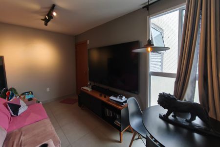 Sala de apartamento para alugar com 2 quartos, 43m² em Jardim Esmeraldina, Campinas