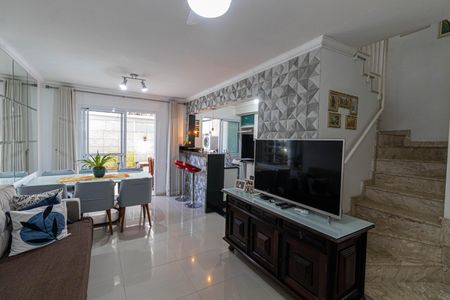 Sala de casa de condomínio para alugar com 3 quartos, 120m² em Jardim Santa Maria, São Paulo