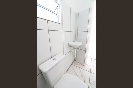 Banheiro de casa para alugar com 1 quarto, 50m² em Jardim Neide, São Paulo