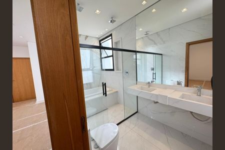 Casa à venda com 4 quartos, 350m² em Vale do Sereno, Nova Lima