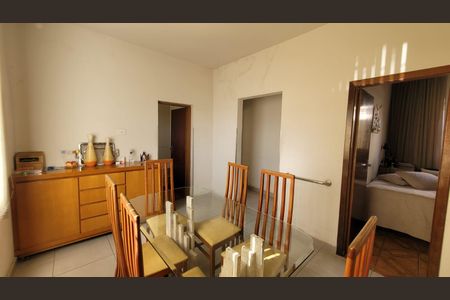 Sala de casa à venda com 5 quartos, 280m² em São Salvador, Belo Horizonte