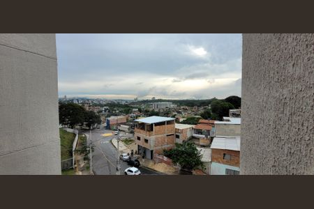 vista sala de apartamento para alugar com 2 quartos, 45m² em Jardim Brasilia, Betim