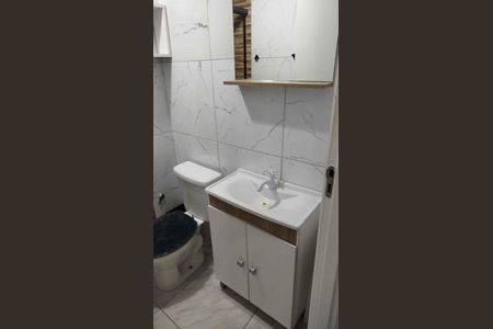 Banheiro de kitnet/studio para alugar com 1 quarto, 34m² em Harmonia, Canoas