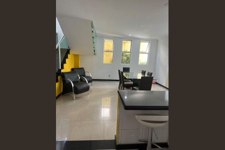Casa para alugar com 4 quartos, 280m² em Cabral, Contagem