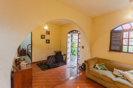 Sala de casa à venda com 3 quartos, 360m² em Casa Branca, Belo Horizonte