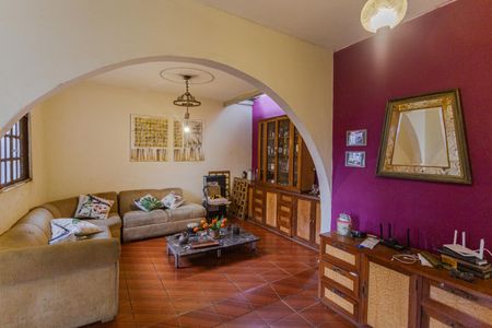Sala de casa à venda com 3 quartos, 360m² em Casa Branca, Belo Horizonte