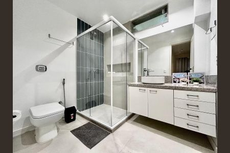 Banheiro de apartamento para alugar com 3 quartos, 97m² em Ipanema, Rio de Janeiro